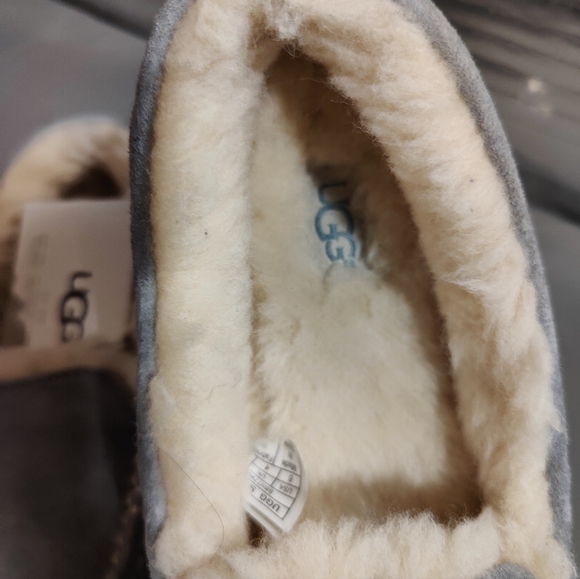 Uggs - Picture 5 of 7